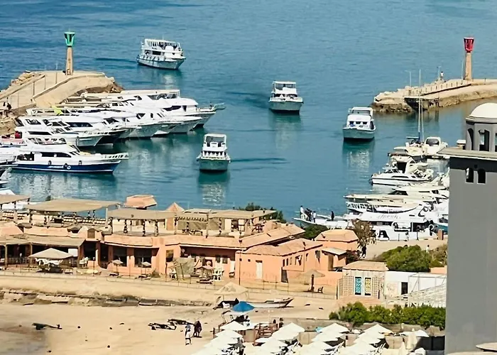 Porto Sokhna Pyramids Familis شقة